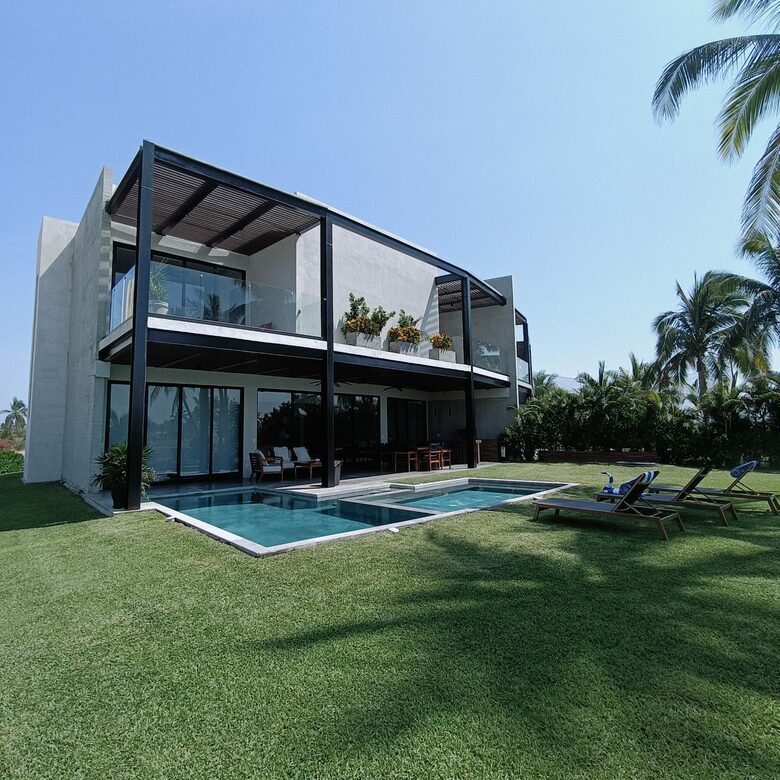 AVYRA - Acapulco de Juarez, Mexico