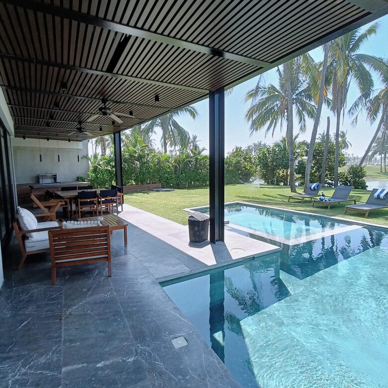 AVYRA - Acapulco de Juarez, Mexico