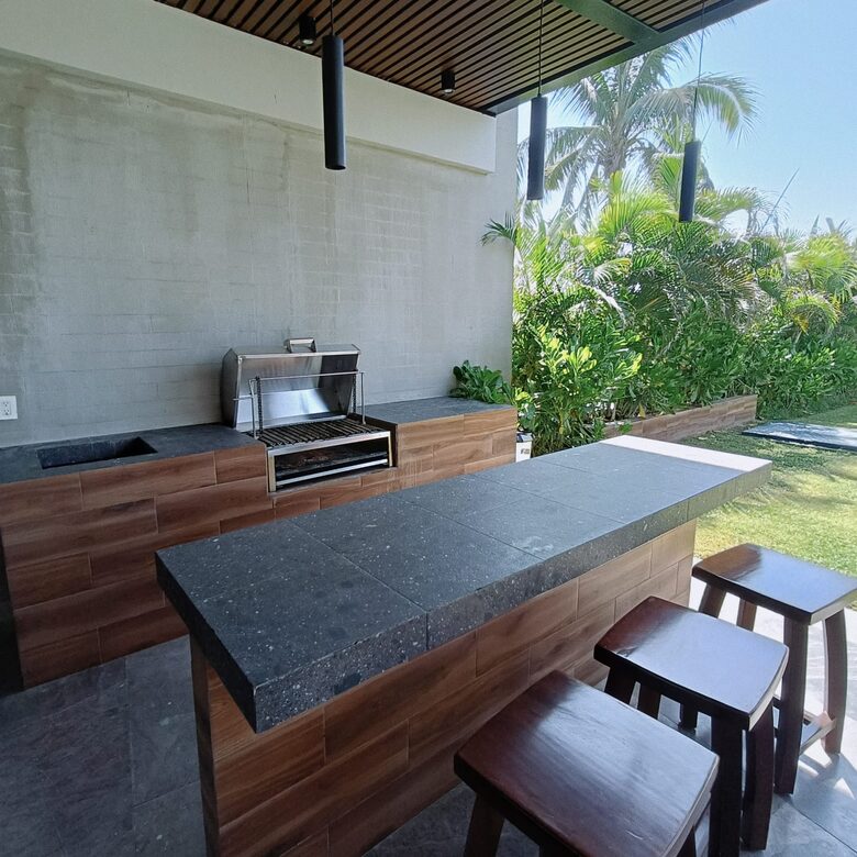 AVYRA - Acapulco de Juarez, Mexico