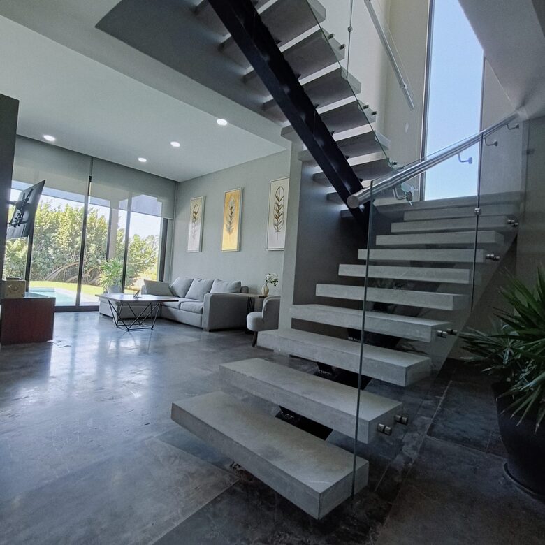 AVYRA - Acapulco de Juarez, Mexico