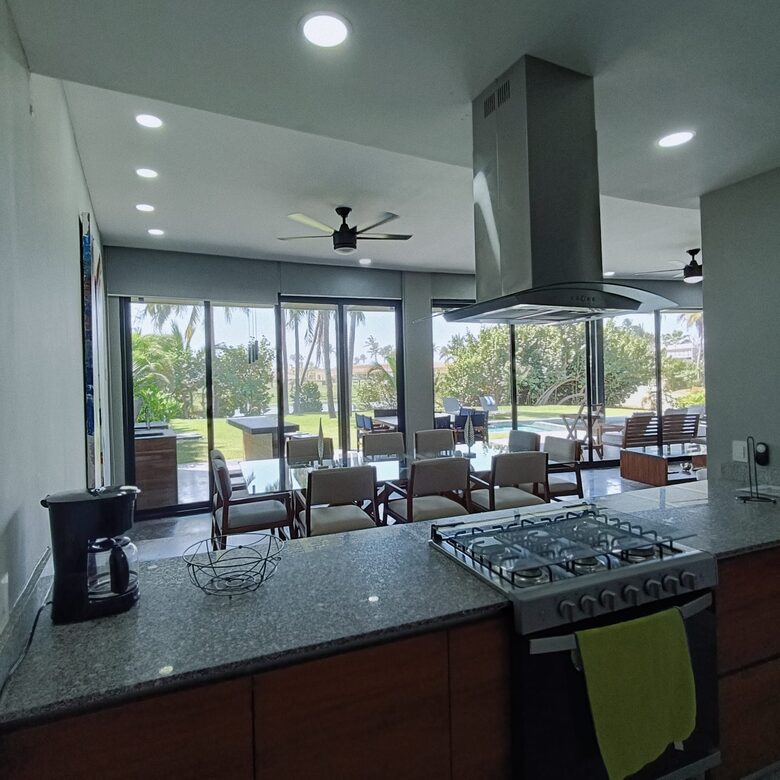 AVYRA - Acapulco de Juarez, Mexico