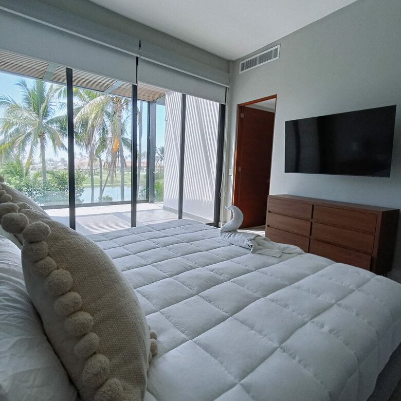 AVYRA - Acapulco de Juarez, Mexico