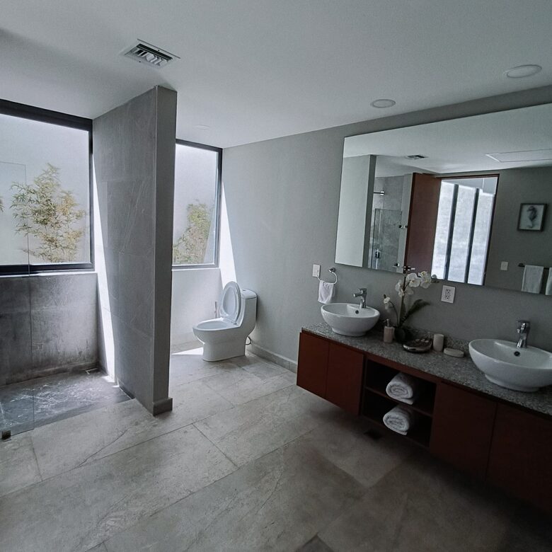 AVYRA - Acapulco de Juarez, Mexico