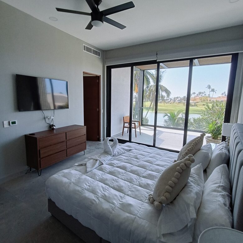 AVYRA - Acapulco de Juarez, Mexico