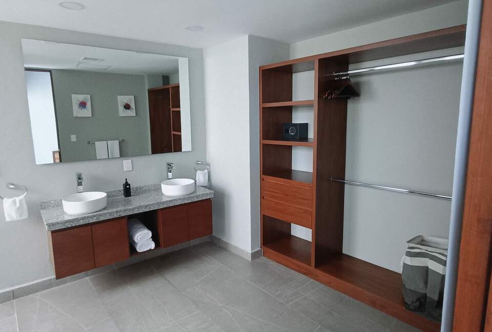 ALYA - Acapulco de Juarez, Mexico