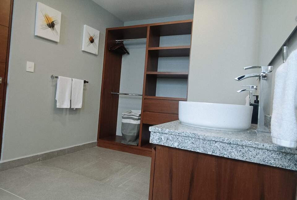 ALYA - Acapulco de Juarez, Mexico