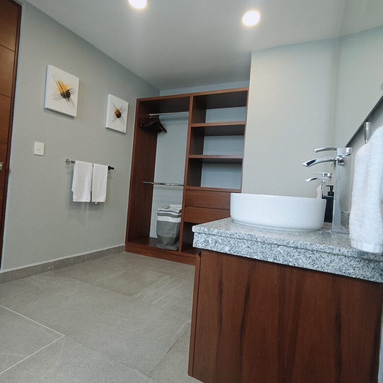 ALYA - Acapulco de Juarez, Mexico