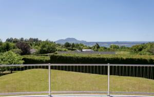 Elevated Living Above the Shores of Lake Taupō - Taupō, New Zealand