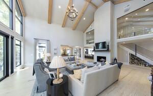 Elegance Meets Nature on the Shores of Lake Hartwell - Lavonia, Georgia