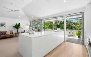 Luxury Tree-Top Retreat in Noosa’s Prestigious Little Cove - Noosa Heads, Australia