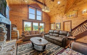 Scenic Ridge-Top Retreat with Designer Interiors & Endless Entertainment - Blue Ridge, Georgia