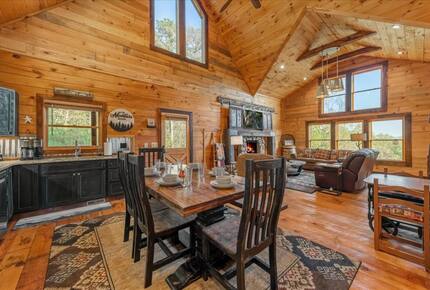 Scenic Ridge-Top Retreat with Designer Interiors & Endless Entertainment - Blue Ridge, Georgia