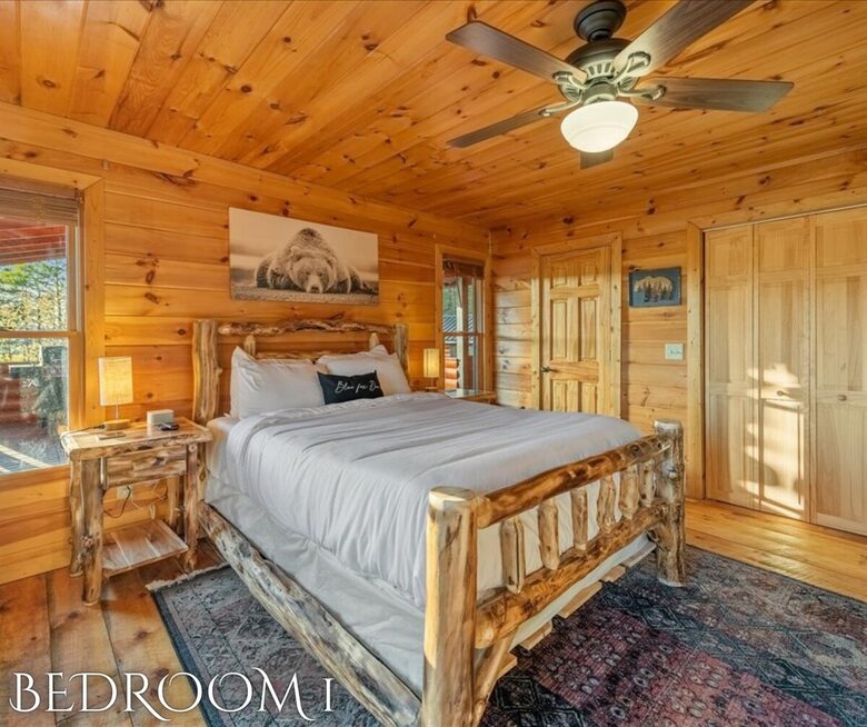Scenic Ridge-Top Retreat with Designer Interiors & Endless Entertainment - Blue Ridge, Georgia