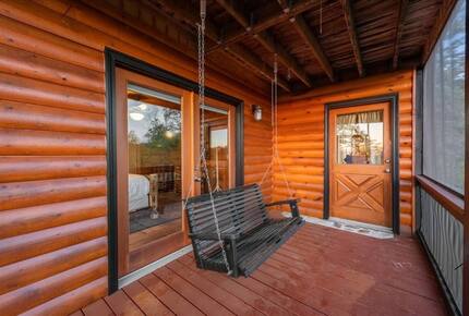 Scenic Ridge-Top Retreat with Designer Interiors & Endless Entertainment - Blue Ridge, Georgia