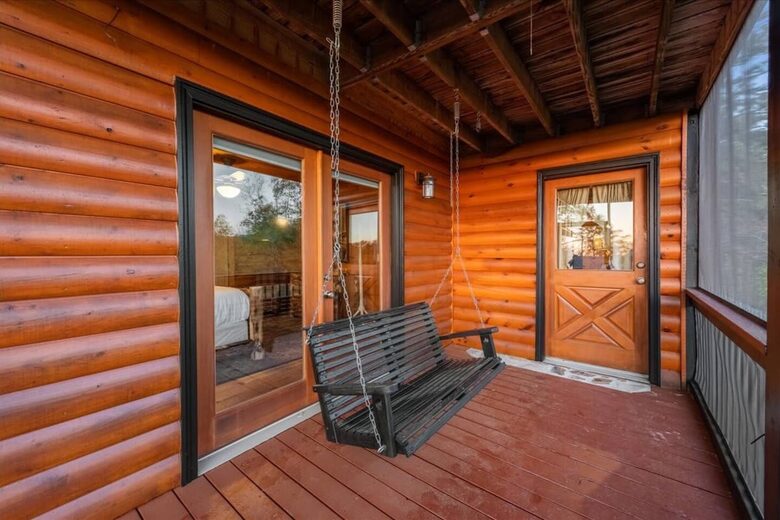 Scenic Ridge-Top Retreat with Designer Interiors & Endless Entertainment - Blue Ridge, Georgia