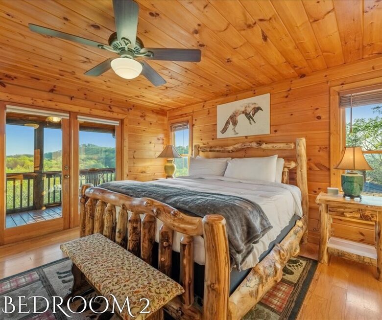 Scenic Ridge-Top Retreat with Designer Interiors & Endless Entertainment - Blue Ridge, Georgia