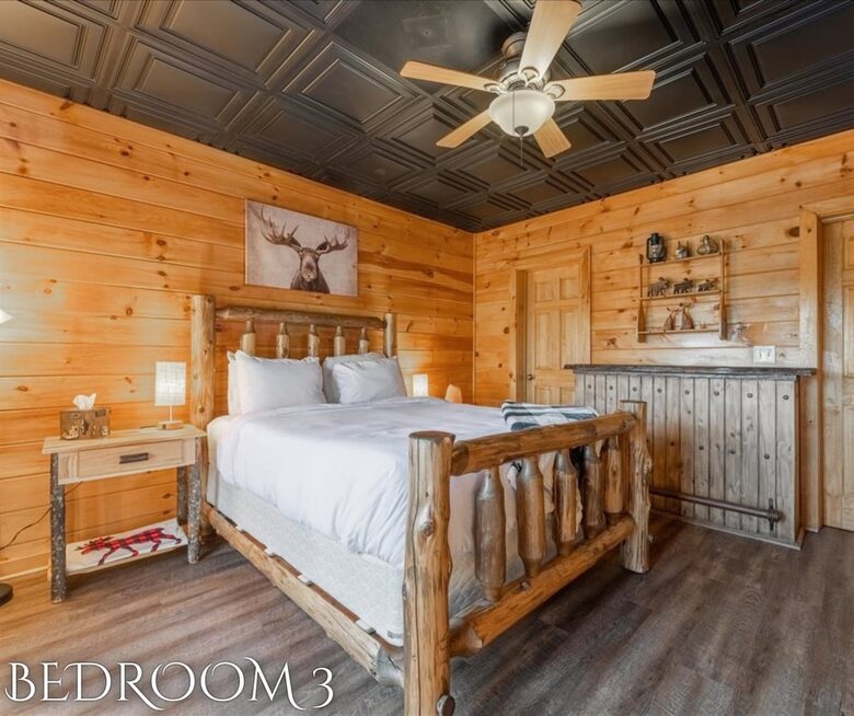 Scenic Ridge-Top Retreat with Designer Interiors & Endless Entertainment - Blue Ridge, Georgia