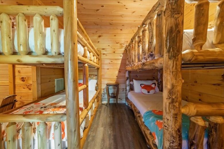 Scenic Ridge-Top Retreat with Designer Interiors & Endless Entertainment - Blue Ridge, Georgia