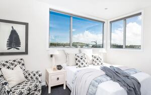 Elevated Beachside Living in Omaha - Omaha, New Zealand