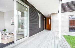 Elevated Beachside Living in Omaha - Omaha, New Zealand