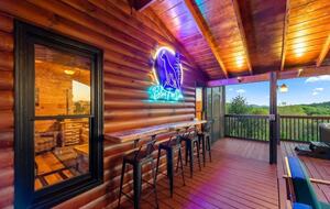 Scenic Ridge-Top Retreat with Designer Interiors & Endless Entertainment - Blue Ridge, Georgia