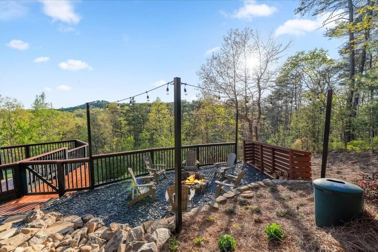 Scenic Ridge-Top Retreat with Designer Interiors & Endless Entertainment - Blue Ridge, Georgia