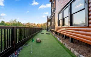 Scenic Ridge-Top Retreat with Designer Interiors & Endless Entertainment - Blue Ridge, Georgia