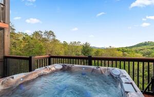 Scenic Ridge-Top Retreat with Designer Interiors & Endless Entertainment - Blue Ridge, Georgia