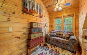 Scenic Ridge-Top Retreat with Designer Interiors & Endless Entertainment - Blue Ridge, Georgia