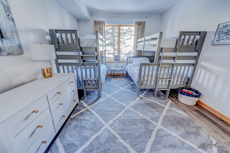 Ski-In/Ski-Out Mountain Comfort in Arrowhead Village - Edwards, Colorado