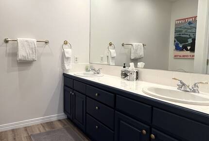 Ski-In/Ski-Out Mountain Comfort in Arrowhead Village - Edwards, Colorado