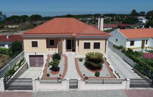 Family Villa with Private Pool Near Santo André Lagoon - Brescos, Santo André, Portugal