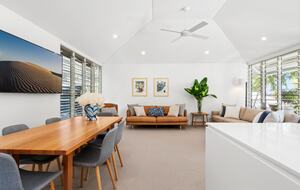 Luxury Tree-Top Retreat in Noosa’s Prestigious Little Cove - Noosa Heads, Australia