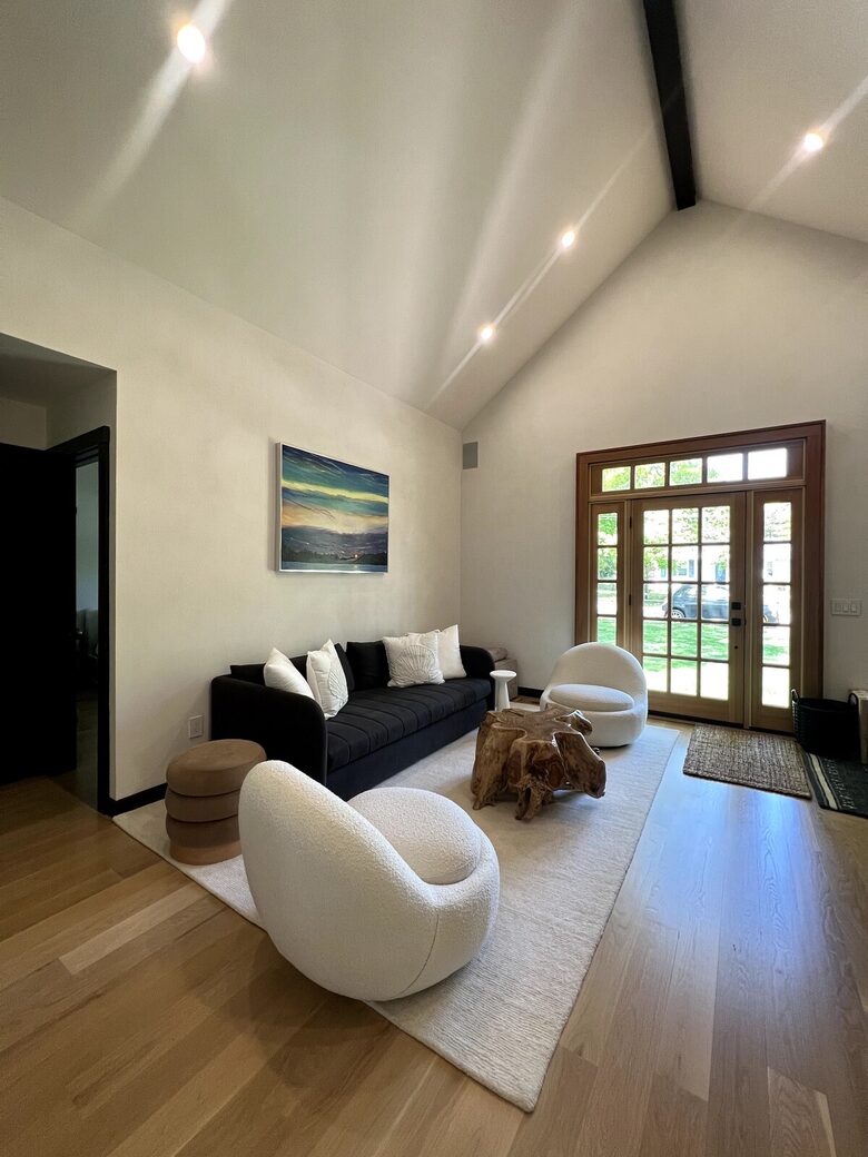 Tranquil Bungalow Retreat with Pool in Hampton Bays - Hampton Bays, New York