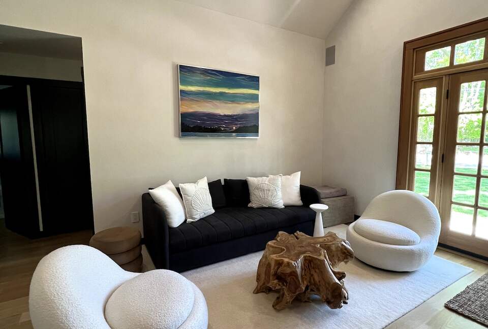 Tranquil Bungalow Retreat with Pool in Hampton Bays - Hampton Bays, New York