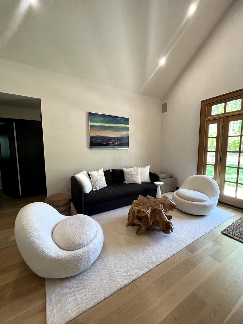 Tranquil Bungalow Retreat with Pool in Hampton Bays - Hampton Bays, New York