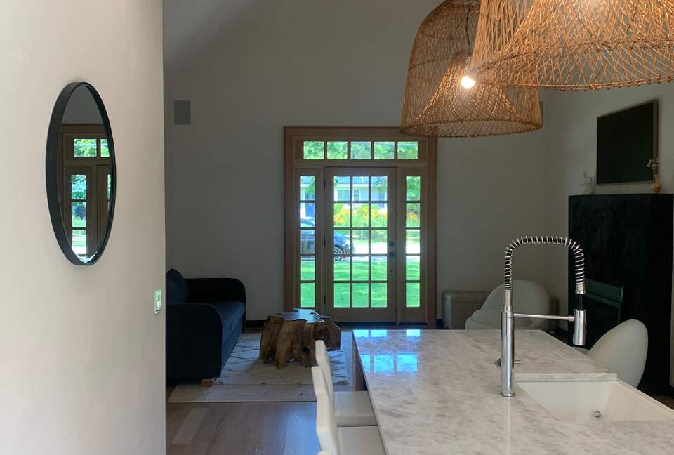 Tranquil Bungalow Retreat with Pool in Hampton Bays - Hampton Bays, New York