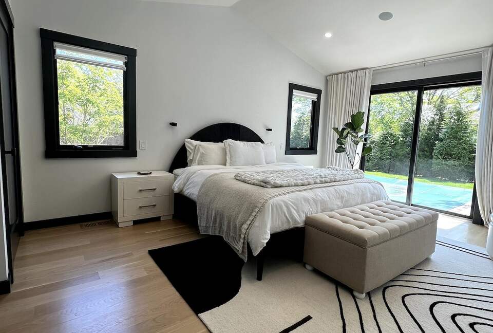 Tranquil Bungalow Retreat with Pool in Hampton Bays - Hampton Bays, New York