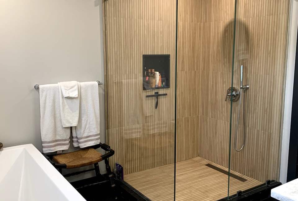 Tranquil Bungalow Retreat with Pool in Hampton Bays - Hampton Bays, New York