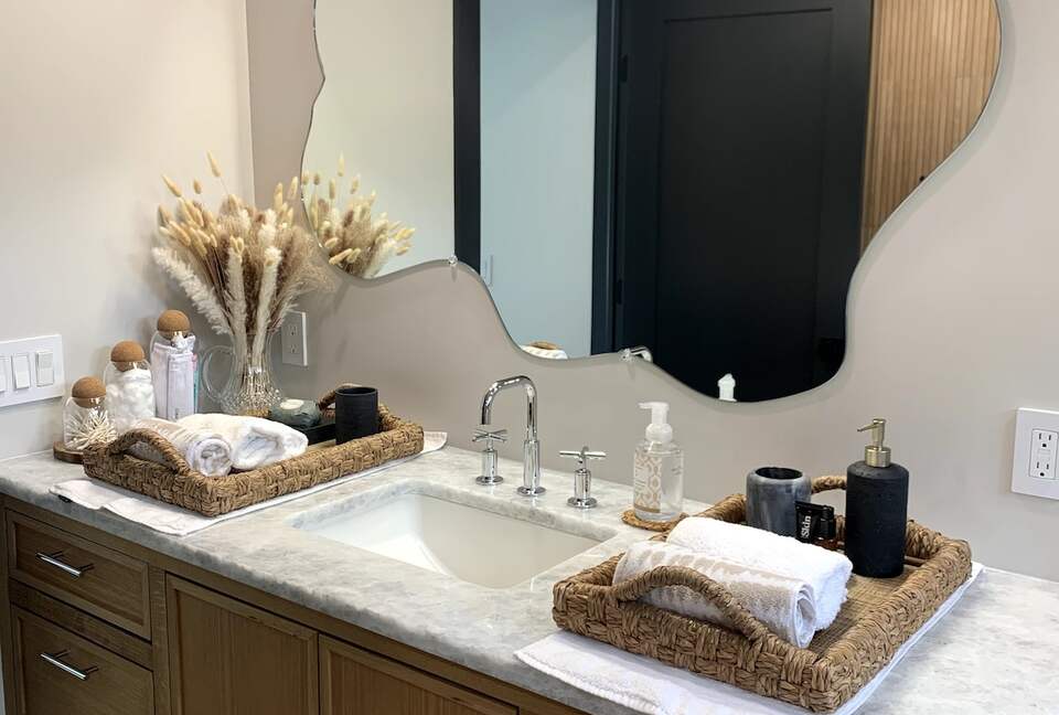 Tranquil Bungalow Retreat with Pool in Hampton Bays - Hampton Bays, New York