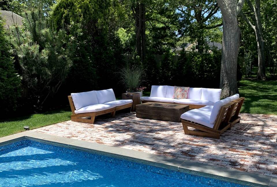 Tranquil Bungalow Retreat with Pool in Hampton Bays - Hampton Bays, New York