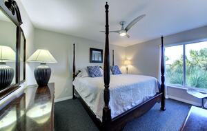 Sophisticated Siesta Key Retreat with Resort Pool - Sarasota, Florida