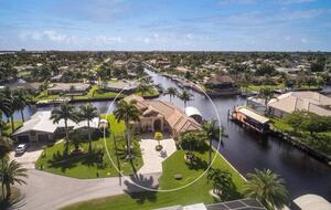 Elegant Canalfront Escape in Cape Coral - Cape Coral, Florida