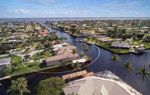 Elegant Canalfront Escape in Cape Coral - Cape Coral, Florida