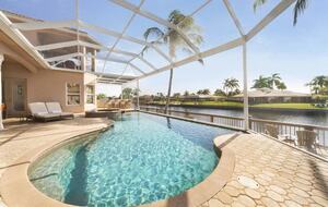 Elegant Canalfront Escape in Cape Coral - Cape Coral, Florida