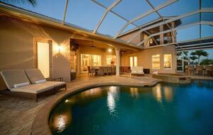 Elegant Canalfront Escape in Cape Coral - Cape Coral, Florida