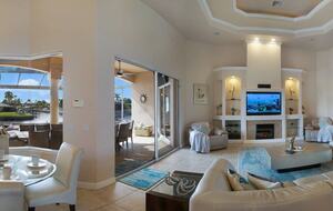Elegant Canalfront Escape in Cape Coral - Cape Coral, Florida