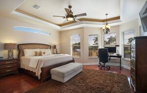 Elegant Canalfront Escape in Cape Coral - Cape Coral, Florida