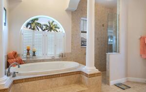 Elegant Canalfront Escape in Cape Coral - Cape Coral, Florida