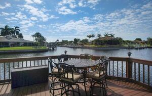 Elegant Canalfront Escape in Cape Coral - Cape Coral, Florida